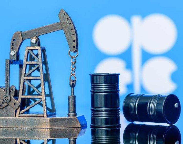 Giá Dầu Ít Thay Đổi Khi Thị Trường Trông Chờ Vào Cuộc Họp Của OPEC+
