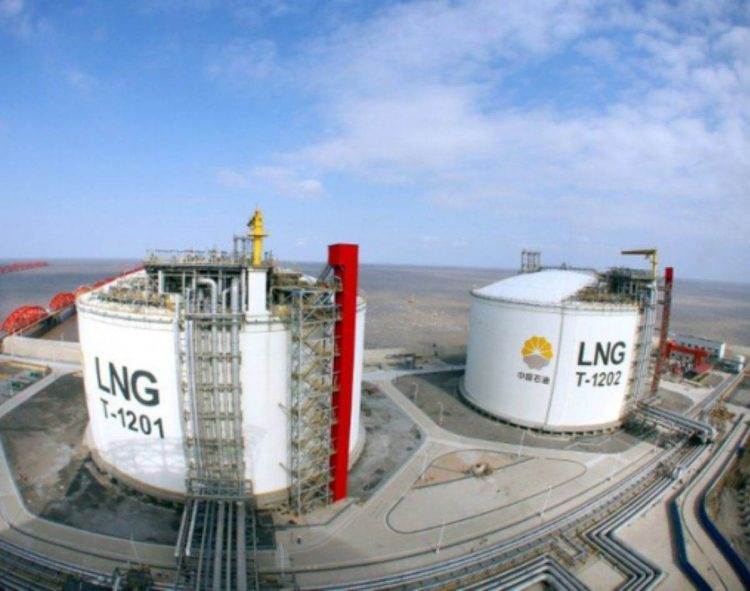 Châu Âu Chuyển Từ Khí Đốt Của Nga Sang LNG Đắt Tiền