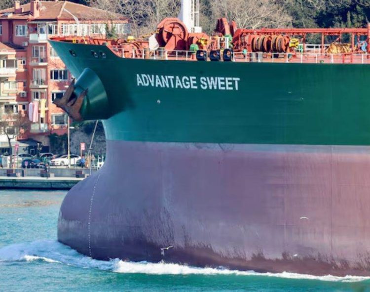 Tàu Chở Dầu Bị Iran Bắt Giữ Đang Di Chuyển Đến Vùng Biển Quốc Tếa