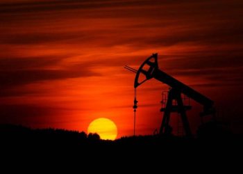 Giá dầu thô giảm mạnh do hy vọng nối lại xuất khẩu dầu của Libya