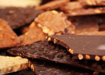 Giá Cacao Tăng Nhờ Nguồn Cung Giảm Và Đồng USD Suy Yếu