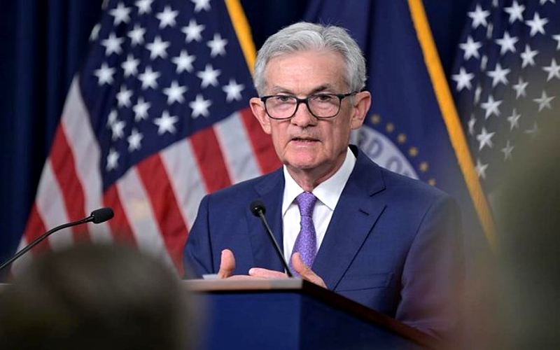 Nhà Trắng căng thẳng với FED: Tổng thống Trump đe dọa sa thải Chủ tịch Jerome Powell
