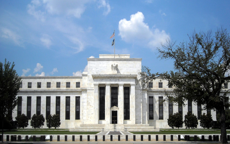 Fed cảnh báo các yếu tố bất ổn đe dọa kinh tế Mỹ: Áp lực từ chính sách thuế quan