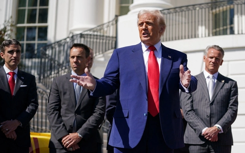 Tổng thống Donald Trump áp thuế Trung Quốc 125%, hoãn thuế 90 ngày với hơn 75 quốc gia