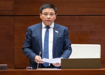 Sẽ có ưu đãi lớn khi hộ kinh doanh chuyển thành doanh nghiệp từ năm 2026. Bộ trưởng Tài chính Nguyễn Văn Thắng phát biểu tại phiên thảo luận dự thảo Nghị quyết cơ chế đặc biệt phát triển kinh tế tư nhân, ngày 16/5. Ảnh: Trung tâm báo chí Quốc hội