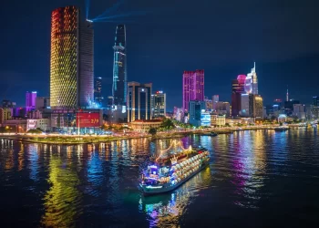 Cách các thành phố thu tỷ USD từ kinh tế đêm. Đêm Sài Gòn - tác phẩm đoạt giải nhất. Ảnh: Nguyễn Đặng Việt Cường