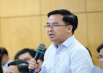 Đề xuất bỏ mô hình đại học quốc gia: Bước ngoặt cần thiết cho tự chủ giáo dục?. Ông Bùi Xuân Hải phát biểu tại tọa đàm ngày 14/5. Ảnh: Ngọc Trang