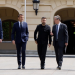 Ông Trump khiến châu Âu vỡ mộng 'chung thuyền' với Mỹ trong hồ sơ Ukraine. Từ trái sang: Thủ tướng Đức, Tổng thống Pháp, Tổng thống Ukraine, Thủ tướng Anh và Thủ tướng Ba Lan tại Kiev hôm 10/5. Ảnh: AFP