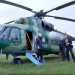 Ukraine phủ nhận tấn công trực thăng của Tổng thống Putin bằng UAV. Tổng thống Putin thăm khu vực Nga kiểm soát ở tỉnh Kherson vào tháng 4/2023 bằng trực thăng. Ảnh: Kremlin
