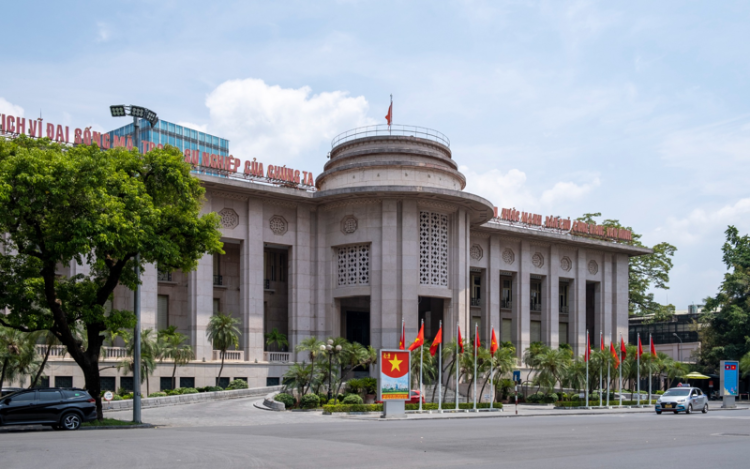 Ngân hàng Nhà nước siết chặt quản lý đại lý thu đổi ngoại tệ, cảnh báo xử phạt nặng nếu vi phạm. Trụ sở Ngân hàng Nhà nước Việt Nam tại Hà Nội