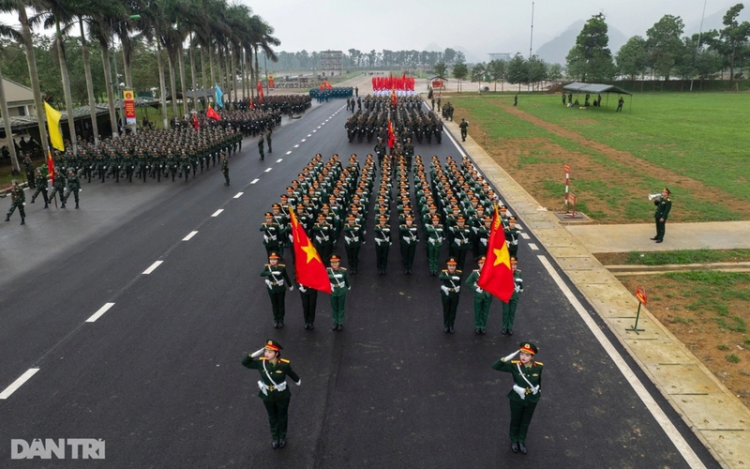 Chính phủ yêu cầu chuẩn bị diễu binh, duyệt binh dịp Quốc khánh 2/9. Các lực lượng của Bộ Quốc phòng tập luyện chuẩn bị cho lễ 30/4 (Ảnh: Mạnh Quân).