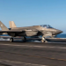 Phòng không Houthi suýt bắn trúng F-16 và F-35 của Mỹ trong chiến dịch Rough Rider. Tiêm kích F-35C Mỹ chuẩn bị cất cánh từ tàu sân bay USS Carl Vinson ở Biển Đỏ hôm 26/4. Ảnh: US Navy