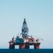 Goldman Sachs: Việc đóng cửa eo biển Hormuz thêm một tháng nữa đồng nghĩa với việc giá dầu Brent sẽ duy trì trên 100 USD trong suốt năm 2026.